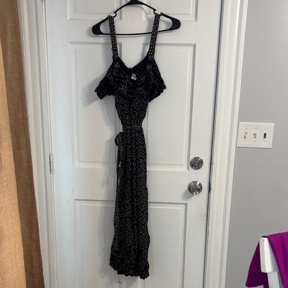 Black Floral Ruffle Strap Maxi Dress